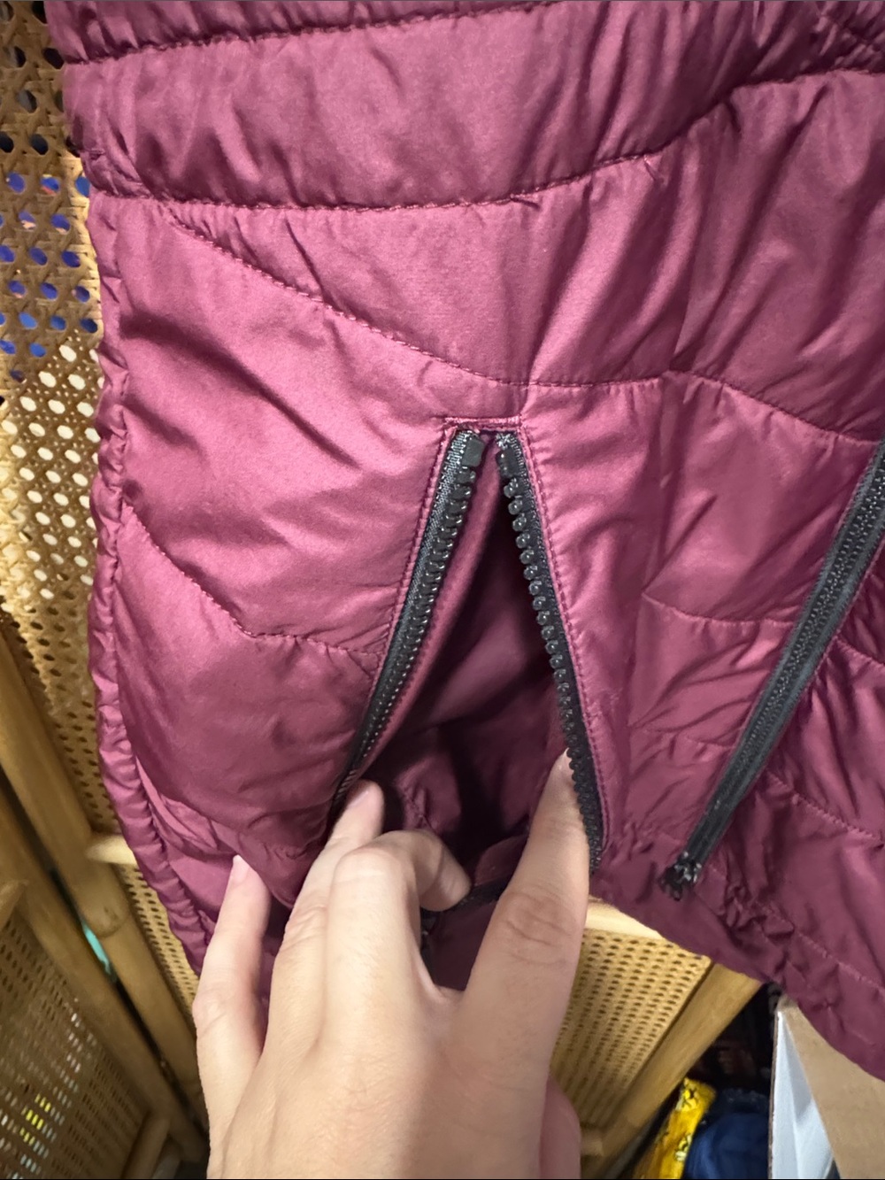 The North Face Women’s Hooded Puffer Jacket - cranberry - Picture 3 of 15